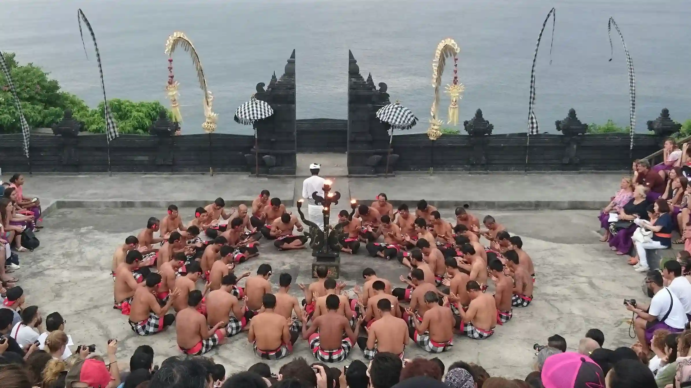 Pertunjukan Tari Kecak | Bali Premium Villa